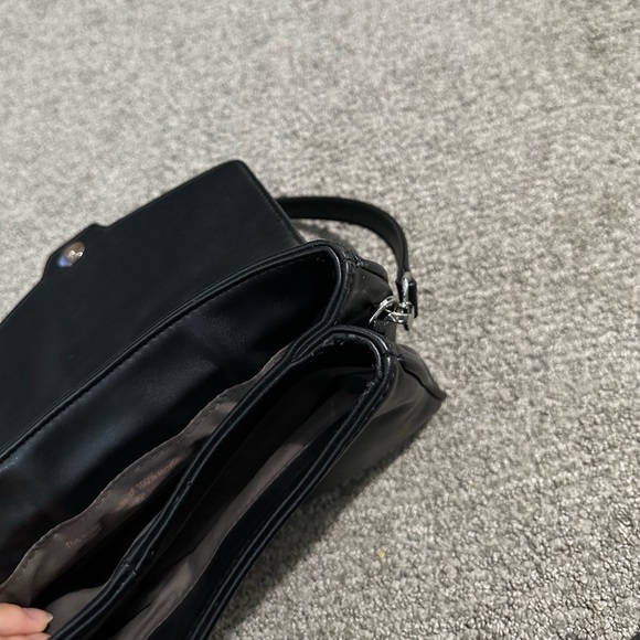 Matt & Nat Bag - Ito Crossbody Purse - Loom Collection - Black - Picture 8 of 16